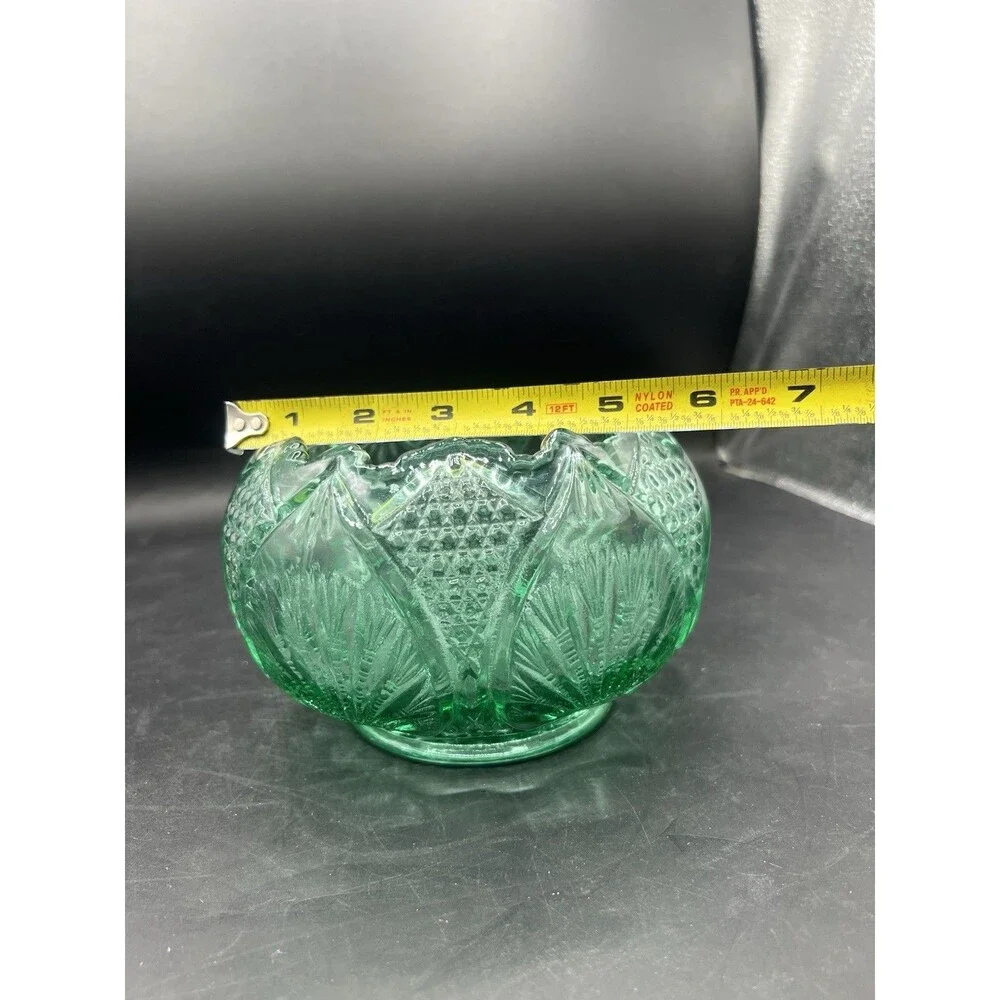 Vintage Fenton Green Glass Rose Bowl Sawtooth Rim Starburst Floral Vase 6.5”